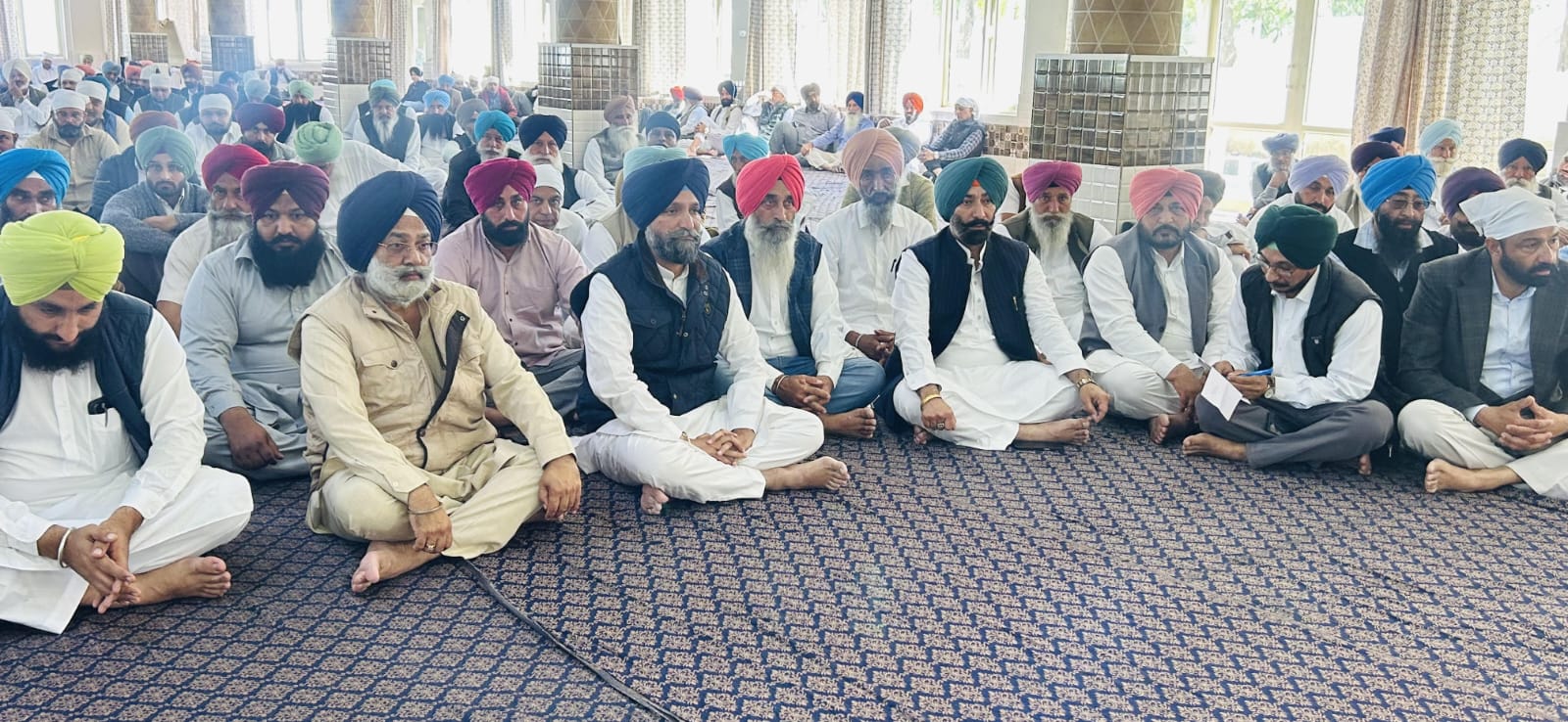 माता बलबीर कौर के अंतिम संस्कार के अवसर पर रणजोध सिंह हडाना सहित सैकड़ों लोगों ने दी श्रद्धांजलि 